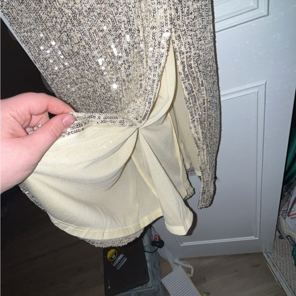 Lulu’s Gold Sequin Evening Dress Large - Picture 4 of 7